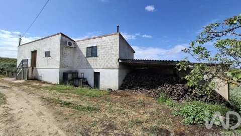 Terreno para Venda em Castedo e Cotas