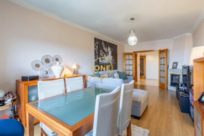 Apartamento T3 para Venda em Póvoa de Santa Iria e Forte da Casa