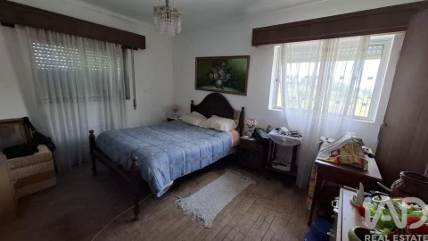 Moradia T3 para Venda em Adoufe e Vilarinho de Samardã