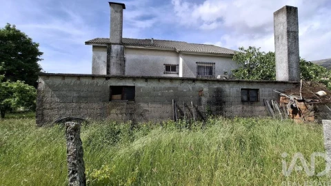 Moradia T3 para Venda em Adoufe e Vilarinho de Samardã
