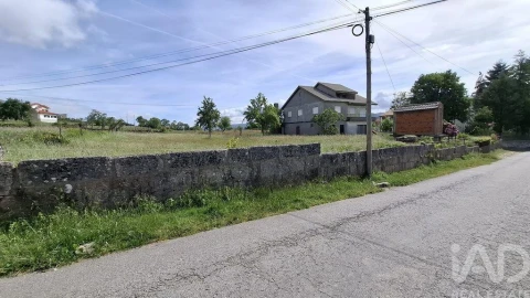 Moradia T3 para Venda em Adoufe e Vilarinho de Samardã