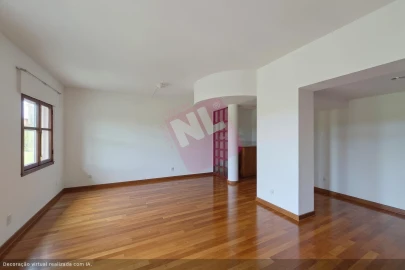 Moradia T5 para Venda em Lumiar