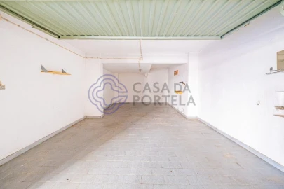 Garagem para Venda em Amora
