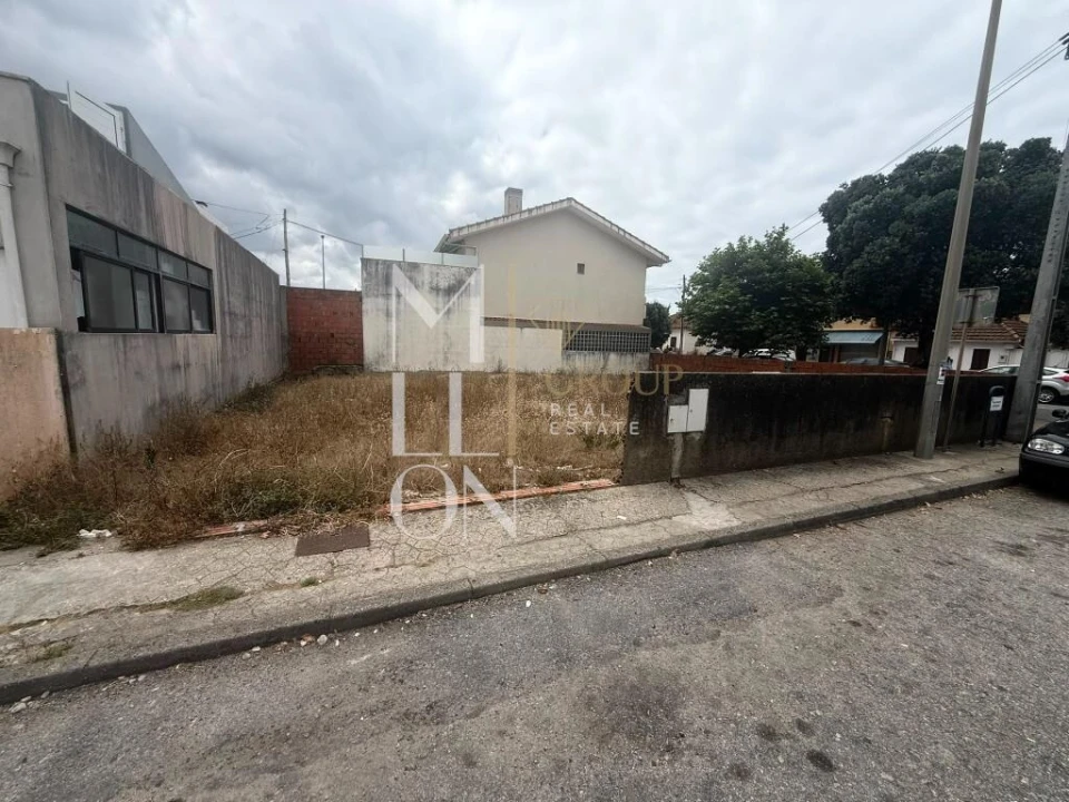 Terreno para Venda em Esmoriz Foto 1