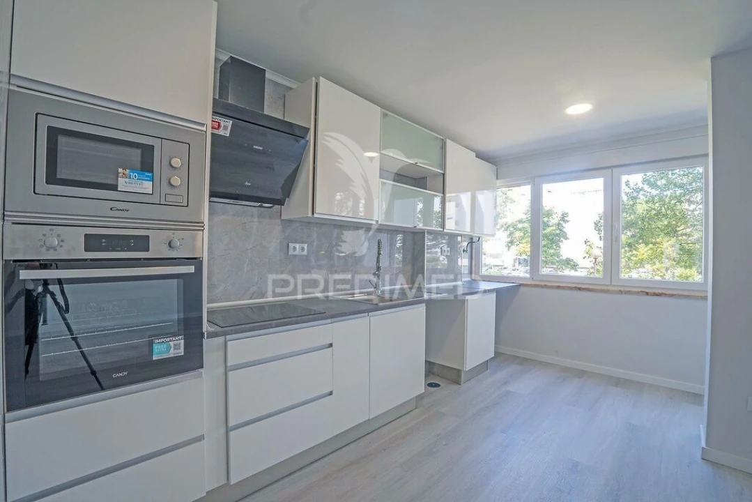 Apartamento T2 para Venda em Oeiras e São Julião da Barra, Paço de Arcos e Caxias Foto 1