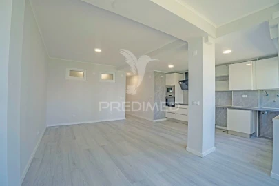 Apartamento T2 para Venda em Oeiras e São Julião da Barra, Paço de Arcos e Caxias
