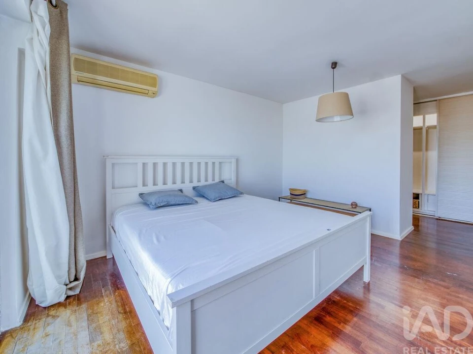Apartamento T5 para Venda em Carcavelos e Parede Foto 31