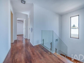 Apartamento T5 para Venda em Carcavelos e Parede