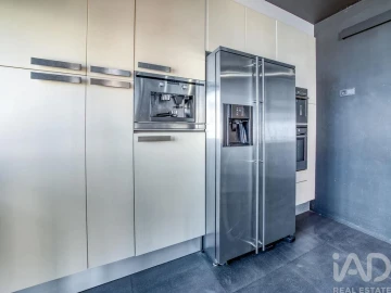 Apartamento T5 para Venda em Carcavelos e Parede