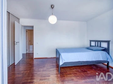 Apartamento T5 para Venda em Carcavelos e Parede