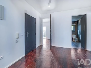 Apartamento T5 para Venda em Carcavelos e Parede