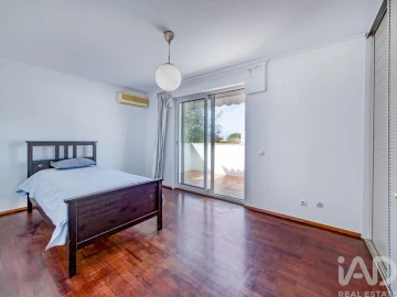 Apartamento T5 para Venda em Carcavelos e Parede