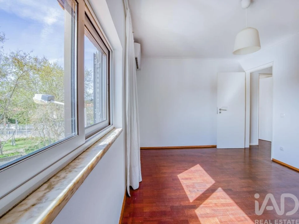 Apartamento T5 para Venda em Carcavelos e Parede Foto 24
