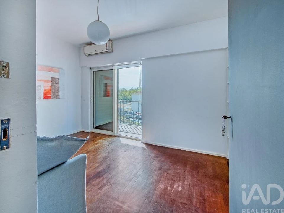 Apartamento T5 para Venda em Carcavelos e Parede Foto 15