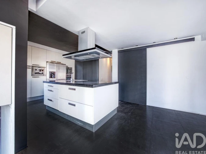 Apartamento T5 para Venda em Carcavelos e Parede Foto 12