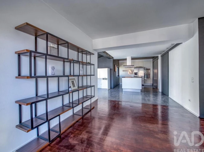 Apartamento T5 para Venda em Carcavelos e Parede Foto 9