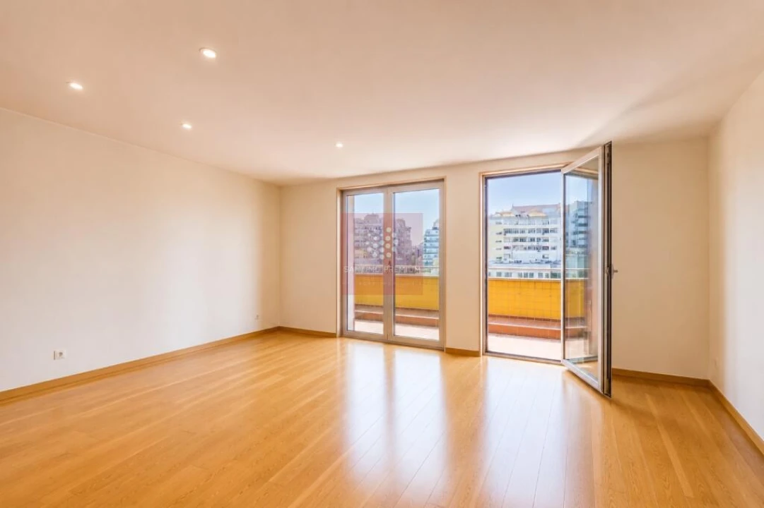 Apartamento T2 para Venda em Avenidas Novas Foto 6