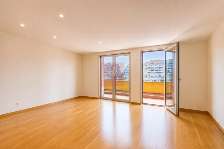 Apartamento T2 para Venda em Avenidas Novas Foto 6