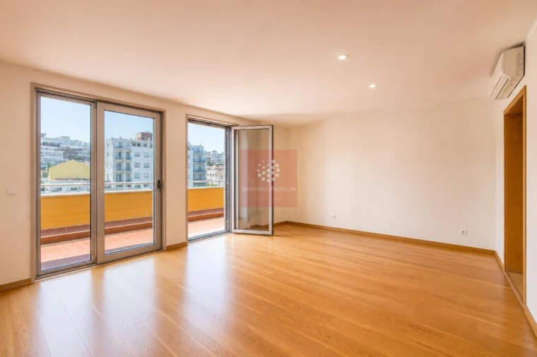 Apartamento T2 para Venda em Avenidas Novas Foto 2