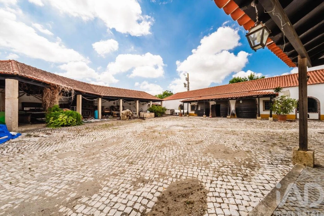 Moradia T12 para Venda em Carvalhal Foto 30