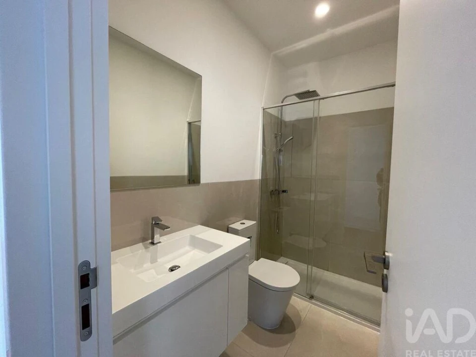 Apartamento T3 para Arrendamento em Benfica Foto 20