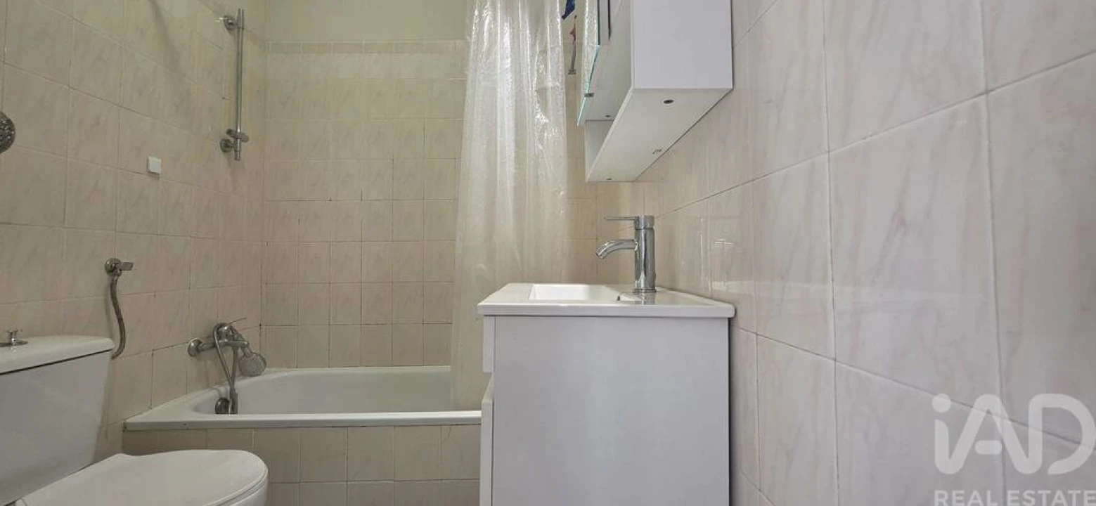 Apartamento para Venda em Quarteira Foto 7