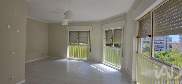 Apartamento para Venda em Quarteira