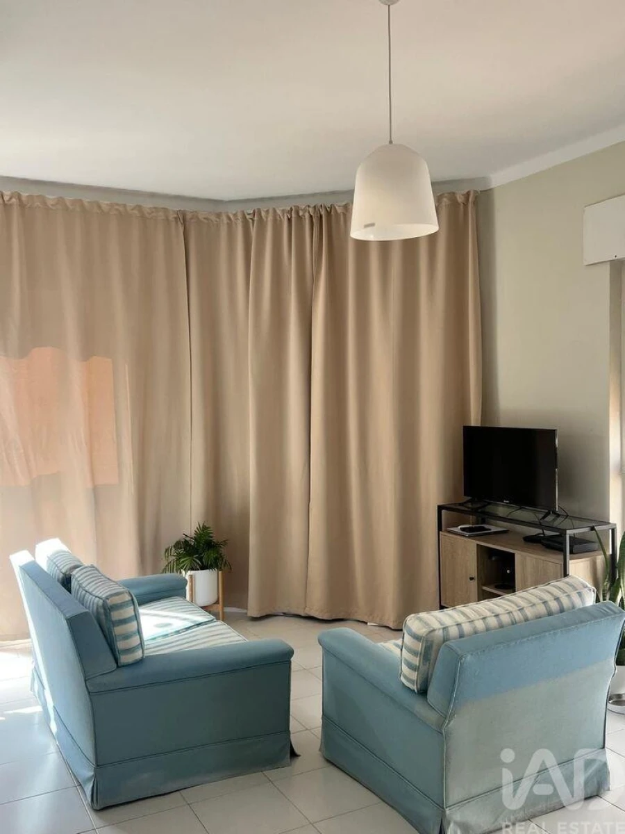 Apartamento para Venda em Quarteira Foto 5