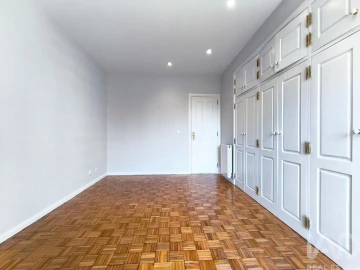Apartamento T2 para Venda em Subportela, Deocriste e Portela Susã