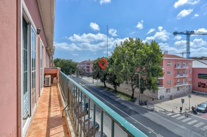 Apartamento T3 para Venda em Alvalade