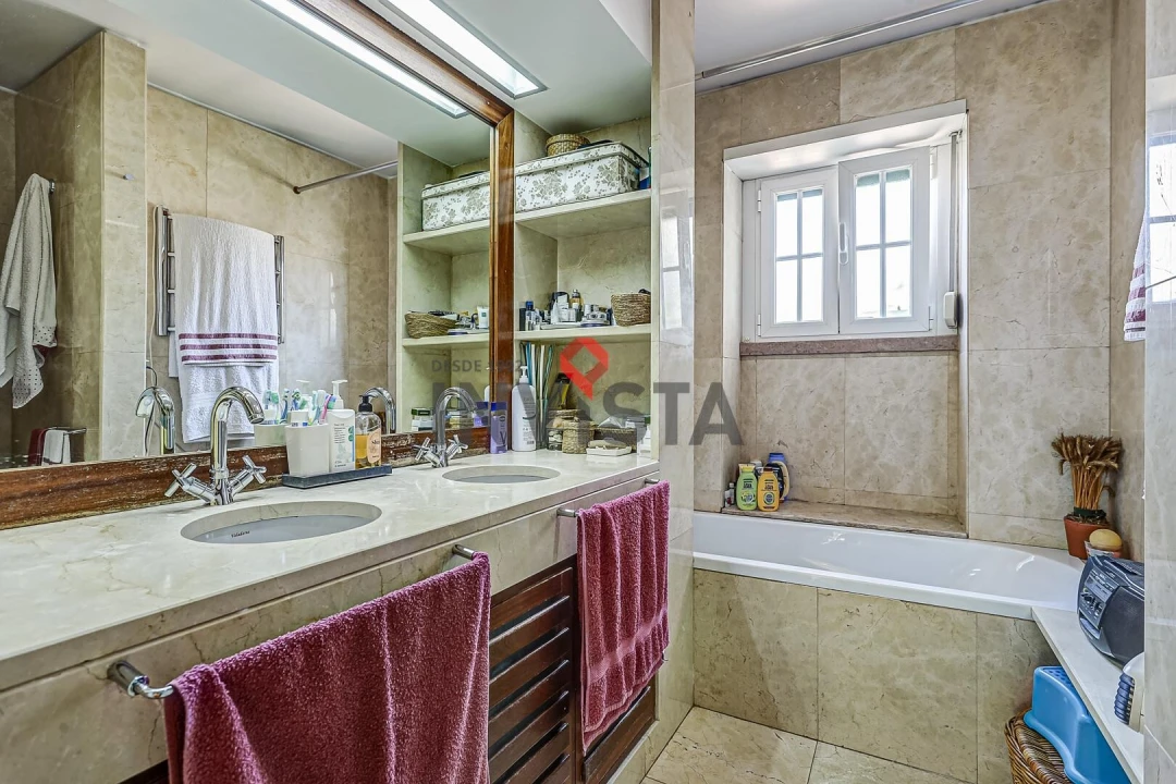 Apartamento T3 para Venda em Alvalade Foto 13