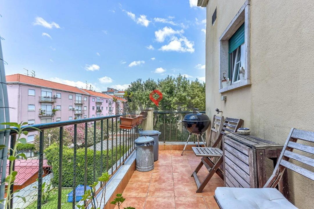 Apartamento T3 para Venda em Alvalade Foto 25