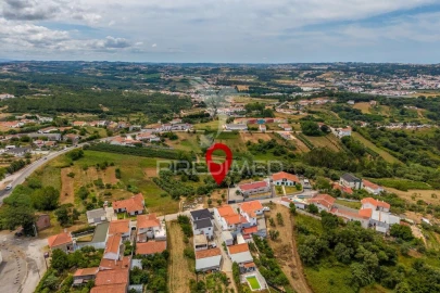Terreno para Venda em Alcobaça e Vestiaria
