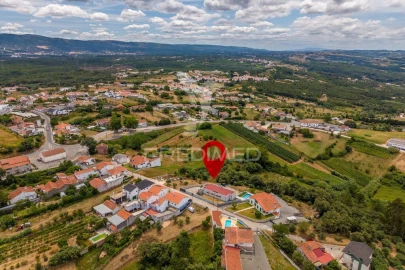 Terreno para Venda em Alcobaça e Vestiaria