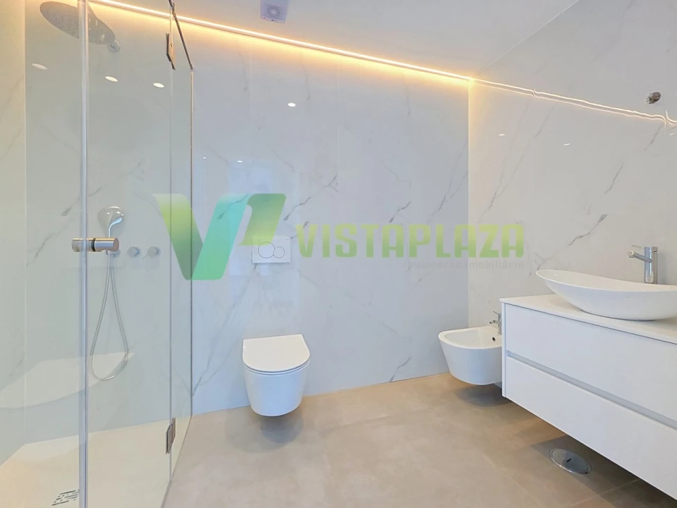 Apartamento T1 para Venda em Portimão Foto 6