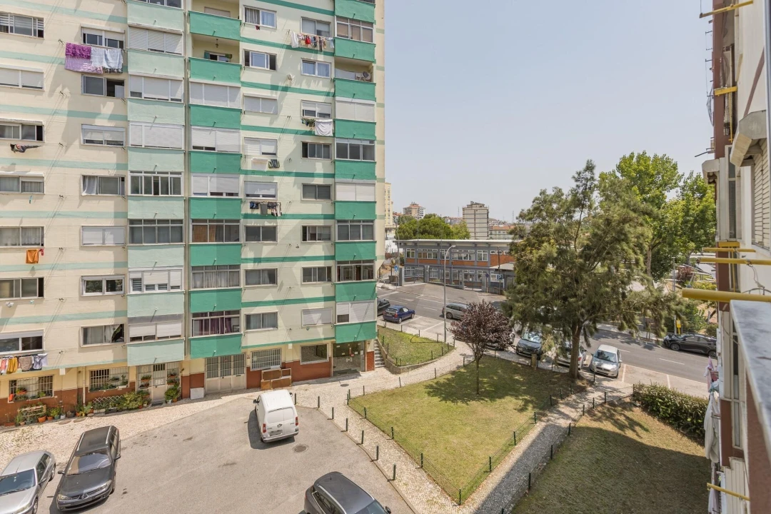 Apartamento T2 para Venda em Agualva e Mira-Sintra Foto 18