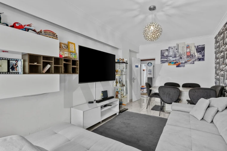 Apartamento T2 para Venda em Agualva e Mira-Sintra Foto 5