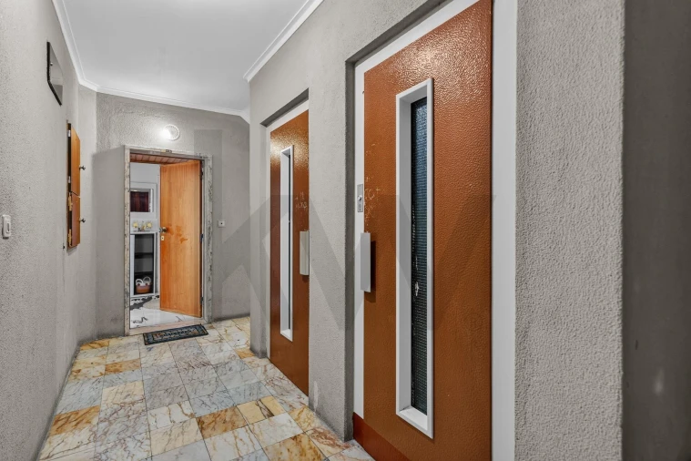 Apartamento T2 para Venda em Agualva e Mira-Sintra Foto 17