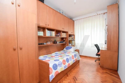 Apartamento T3 para Venda em Oeiras e São Julião da Barra, Paço de Arcos e Caxias