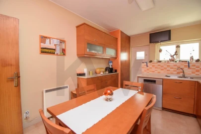Apartamento T3 para Venda em Oeiras e São Julião da Barra, Paço de Arcos e Caxias
