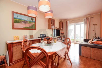 Apartamento T3 para Venda em Oeiras e São Julião da Barra, Paço de Arcos e Caxias