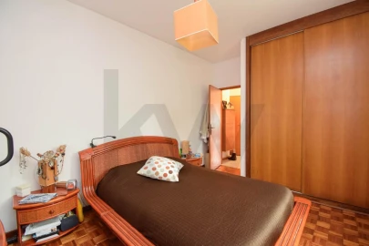 Apartamento T3 para Venda em Oeiras e São Julião da Barra, Paço de Arcos e Caxias