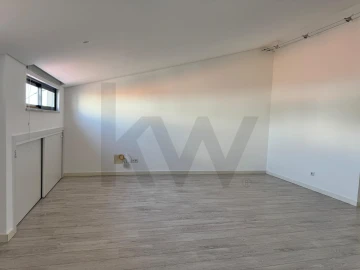 Apartamento T1 para Arrendamento em Almada, Cova da Piedade, Pragal e Cacilhas