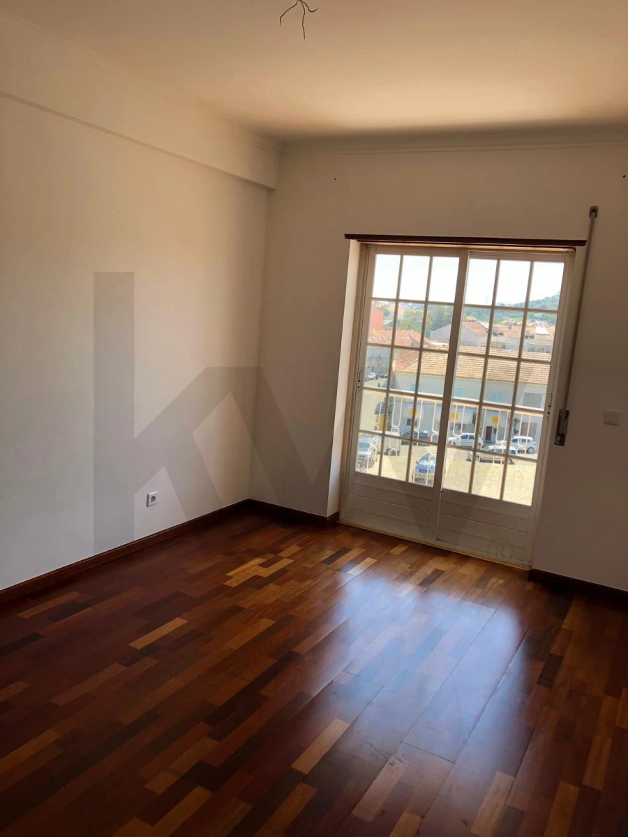Apartamento T3 para Arrendamento em Malveira e São Miguel de Alcainça Foto 2