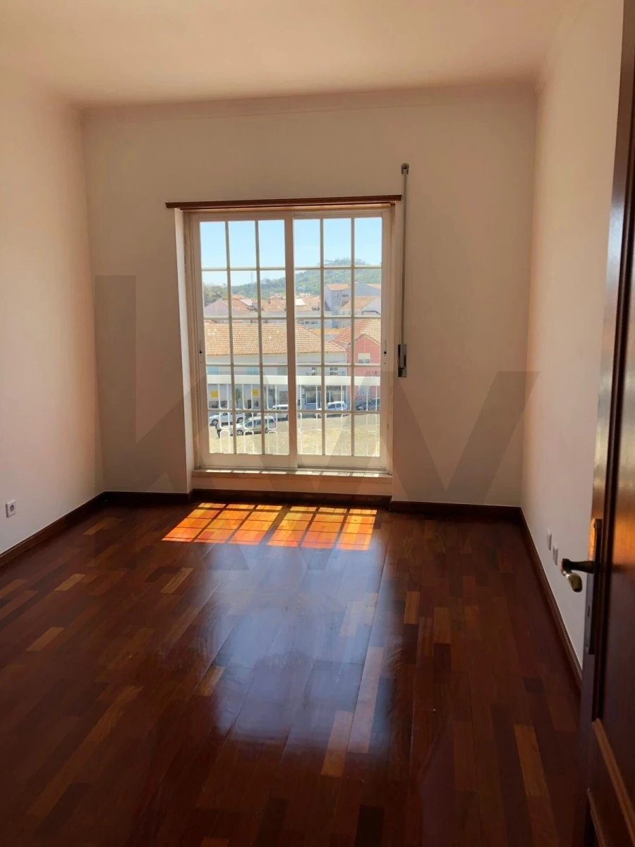 Apartamento T3 para Arrendamento em Malveira e São Miguel de Alcainça Foto 4