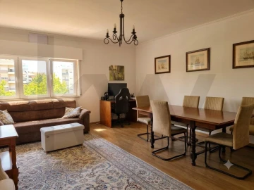 Apartamento T2 para Venda em Algés, Linda-A-Velha e Cruz Quebrada-Dafundo