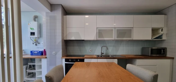Apartamento T3 para Arrendamento em Requeixo, Nossa Senhora de Fátima e Nariz