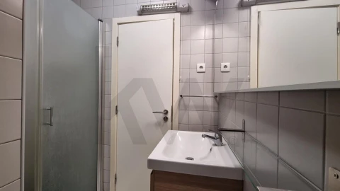 Apartamento T3 para Arrendamento em Requeixo, Nossa Senhora de Fátima e Nariz