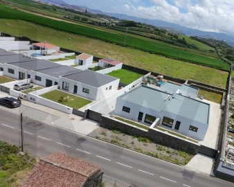 Moradia T3 para Venda em Rabo de Peixe