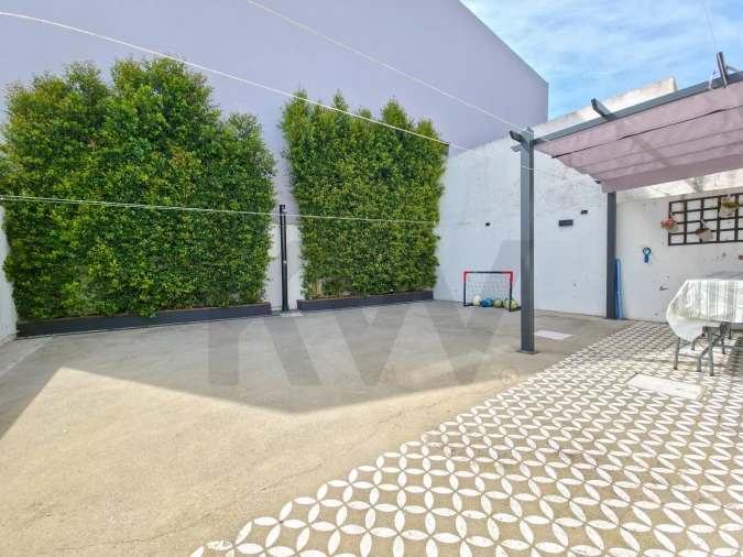 Moradia T4 para Venda em Fajã de Baixo Foto 28